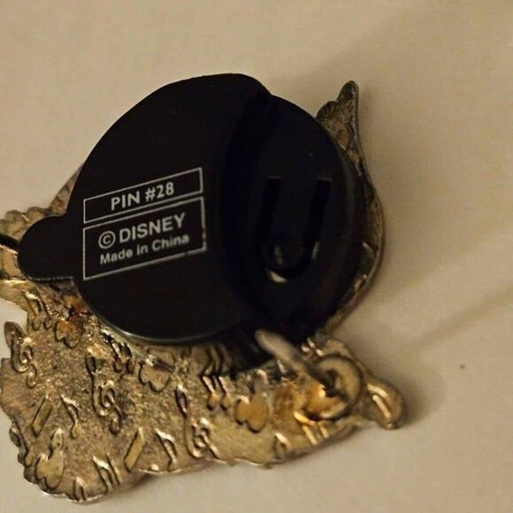 Disney Pin The Rescuers Orville Bianca Bernard Someone Is Waiting for You Light - Picture 7 of 9